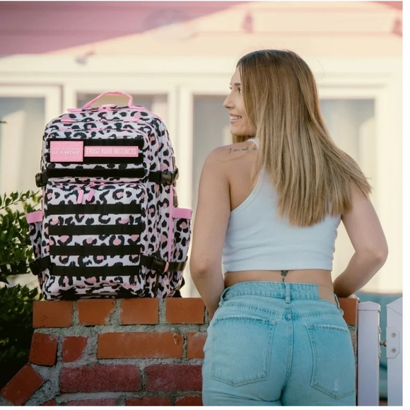 WOLFPAK | 45L BAGPACK LEOPARD PINK - Picture 3 of 9